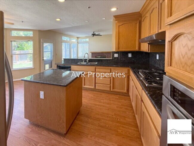 Building Photo - Beautiful Livermore home with plenty of space