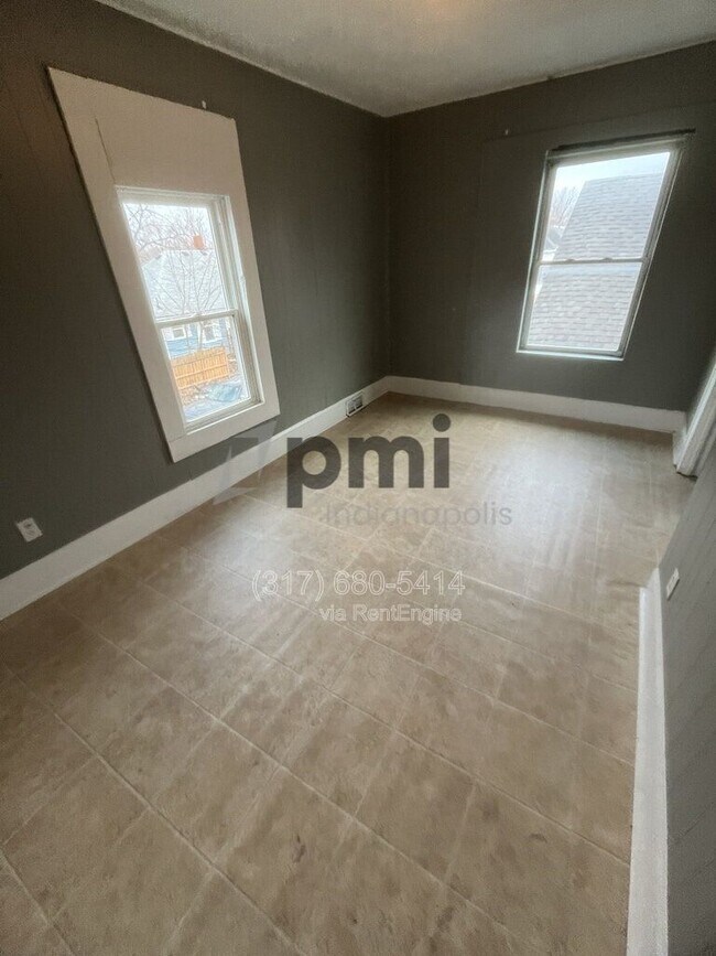 Building Photo - 213 1/2 S Madison Ave