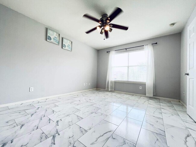 Building Photo - 7215 Sunrise Hill Ln