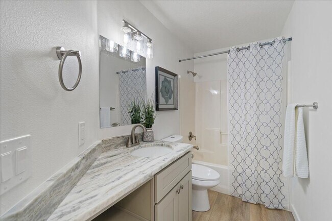 Building Photo - Stunning 3 bdrm 2 bath  Hayden Home!