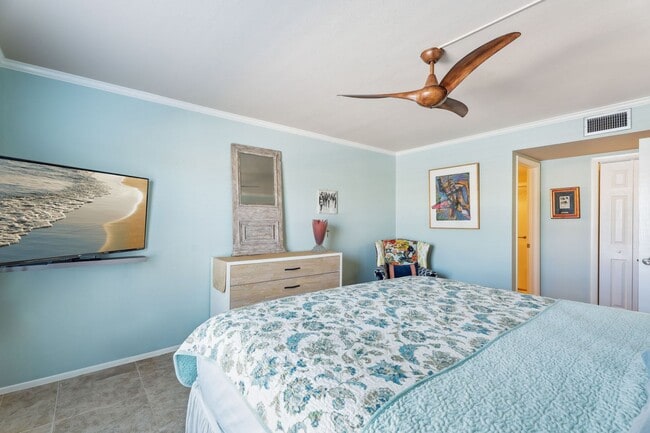 Building Photo - 2 Bed 2 Bath waterfront Condo