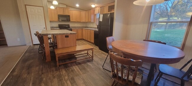 Building Photo - 290 Old Taylor Rd