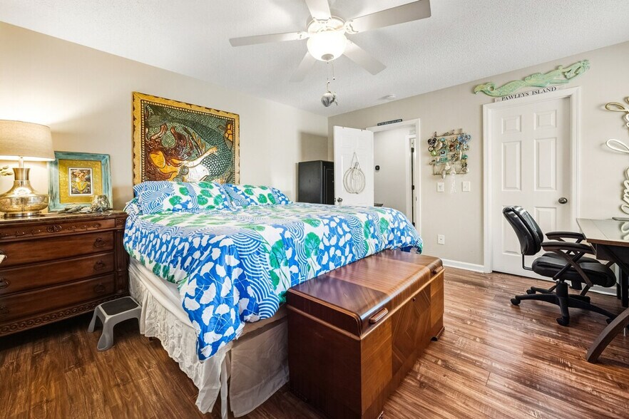 Building Photo - 601 Hazard St