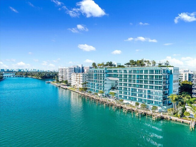 Building Photo - 9201 E Bay Harbor Dr