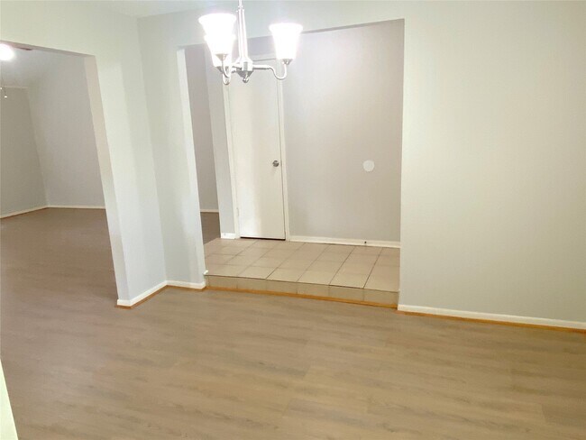Building Photo - 22303 N Fork Dr