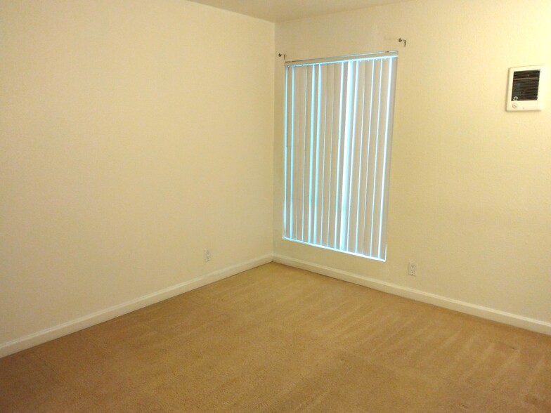 Bedroom - 440 Dempsey Rd