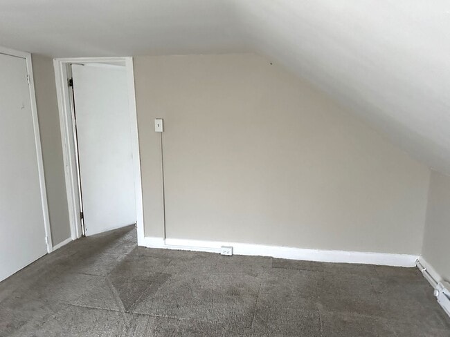 Building Photo - 425 Highland Ave