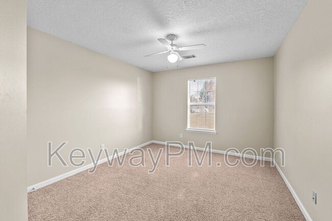 Building Photo - 124 Summerfield Cir