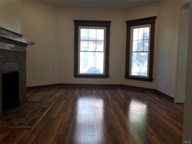 Building Photo - 312 Hawley Ave