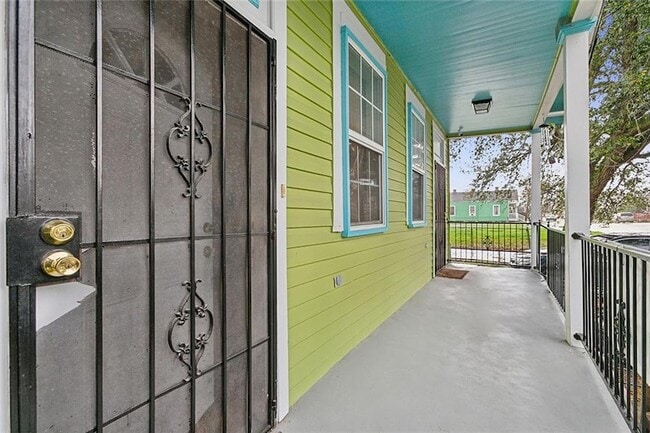 Building Photo - 8927 Hickory St