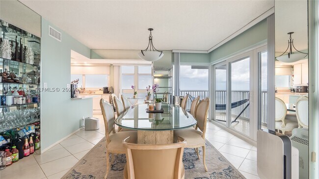 Building Photo - 1370 S Ocean Blvd