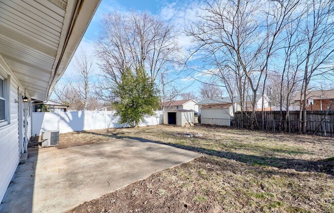 Building Photo - 3335 Boca Raton Dr