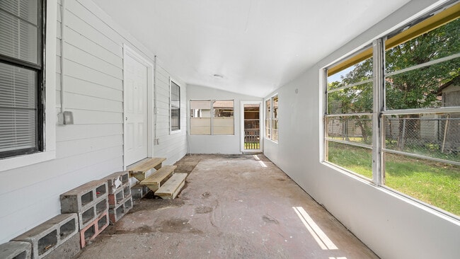Building Photo - 1322 Magnolia St