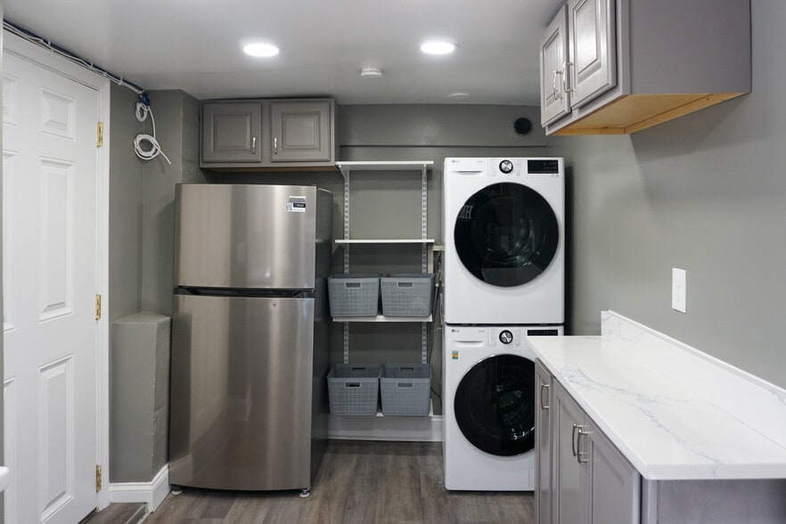 Washer/Dryer - 1222 Quincy St NW