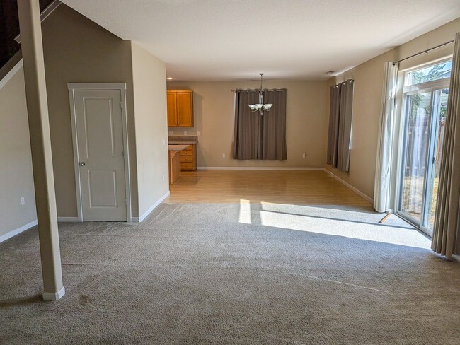 Building Photo - 1382 Glacier View St SE