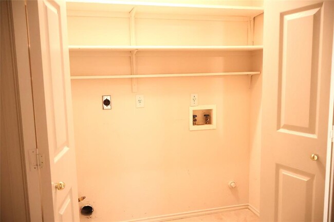 Building Photo - 3120 Cohoba Dr