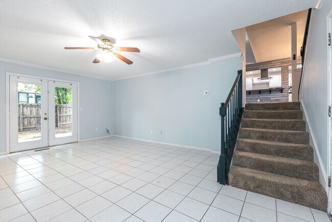 Building Photo - Newly Renovated 4 Bed / 3.5 Bath in Tulsa ...