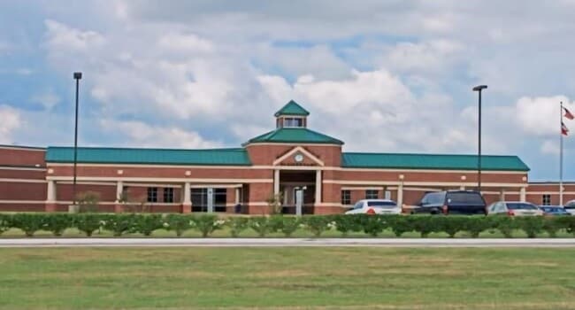 Building Photo - 3715 Crescent Dr