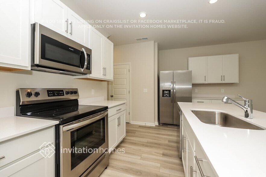 Building Photo - 1002 Legacy Ct