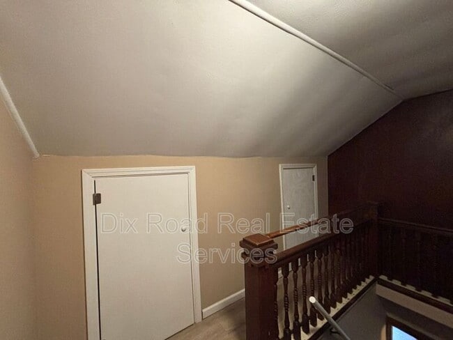 Building Photo - 307 N E St