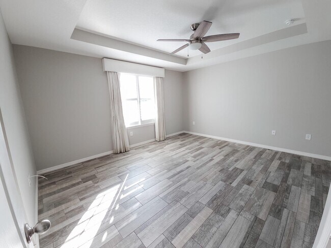 Building Photo - 185 SW Exmore Ave