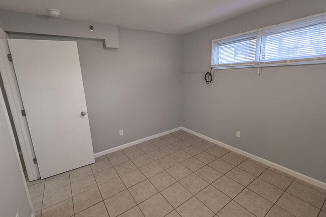 Building Photo - 706 Demaret Dr
