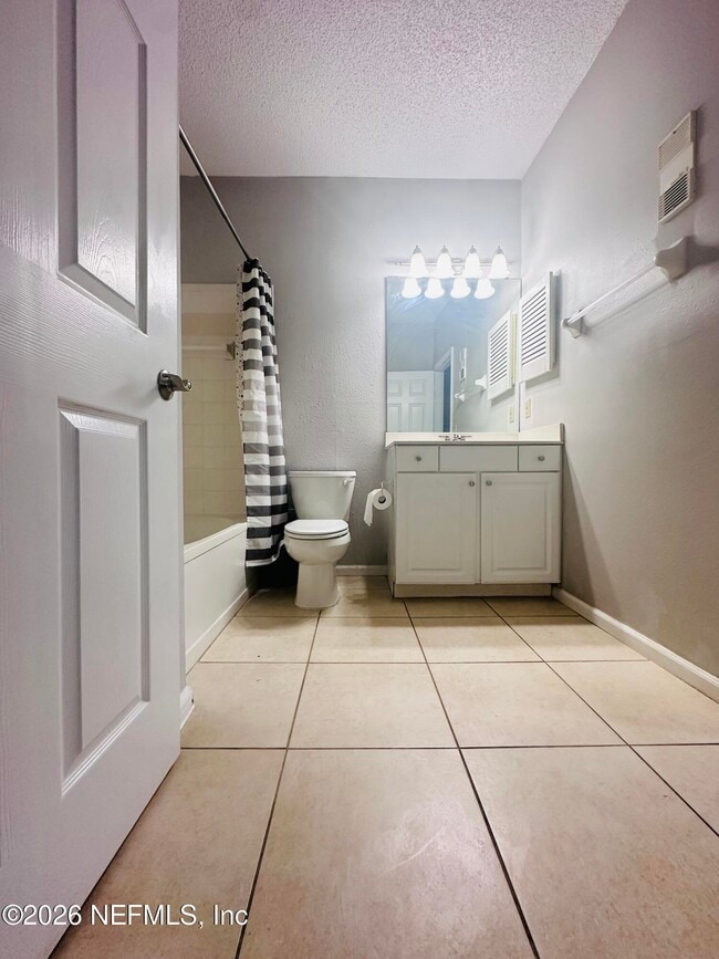 Building Photo - 3938 Hendricks Ave