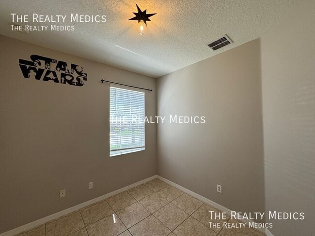 Building Photo - 2854 Oakwater Dr