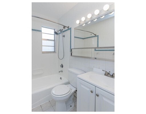 Building Photo - 23 Regency Park Dr