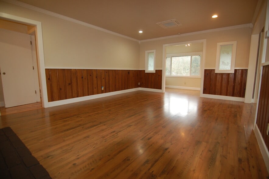 Building Photo - 8492 Trenton Rd