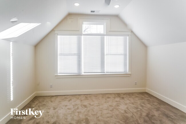 Building Photo - 2076 Elzey Ave