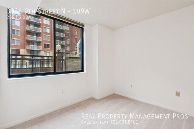 Building Photo - 3835 9th St N