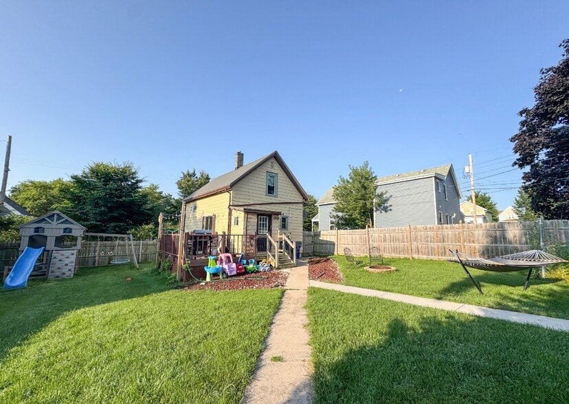 Primary Photo - 122 E Prospect St