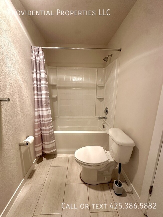 Building Photo - 12915 20th Dr W