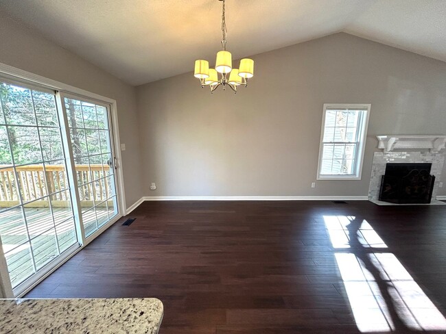 Building Photo - South AVL - Three Bedroom home with Wooded...
