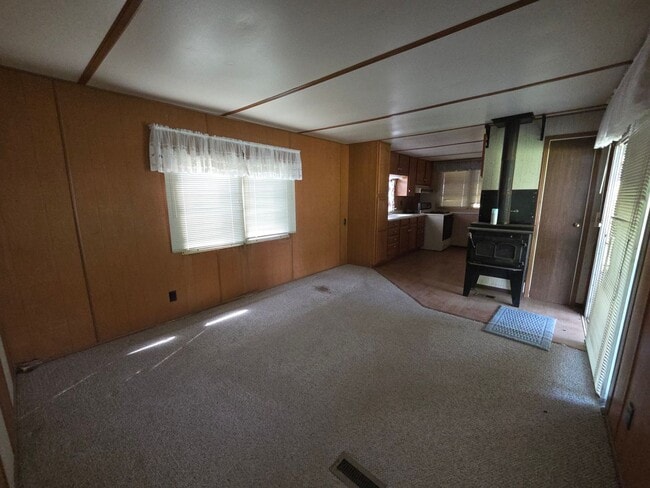 Building Photo - REDUCED!!!