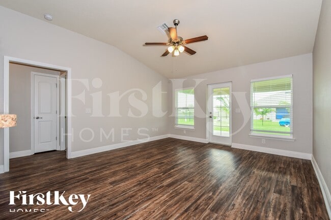 Building Photo - 2716 NW 3rd Ave