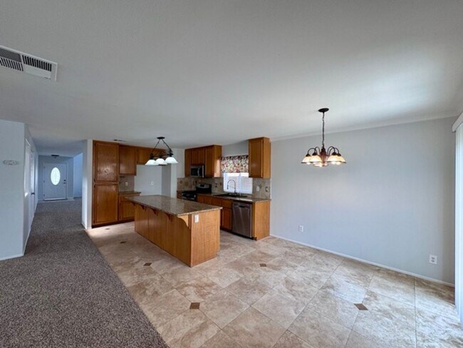 Building Photo - Spacious 4 Bedroom Home with a loft AND bo...