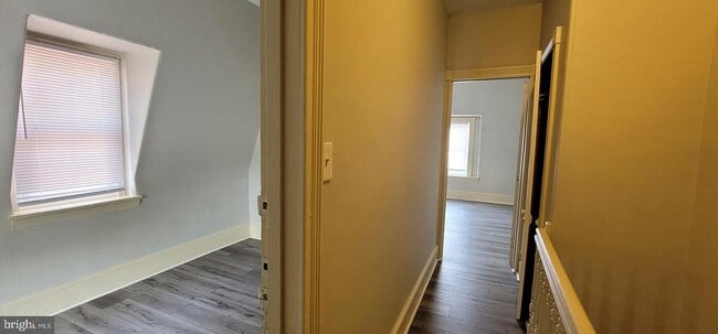 Building Photo - 136 Elm St