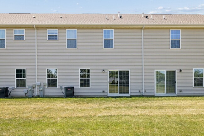 Building Photo - 3404 Helene Rieder Dr