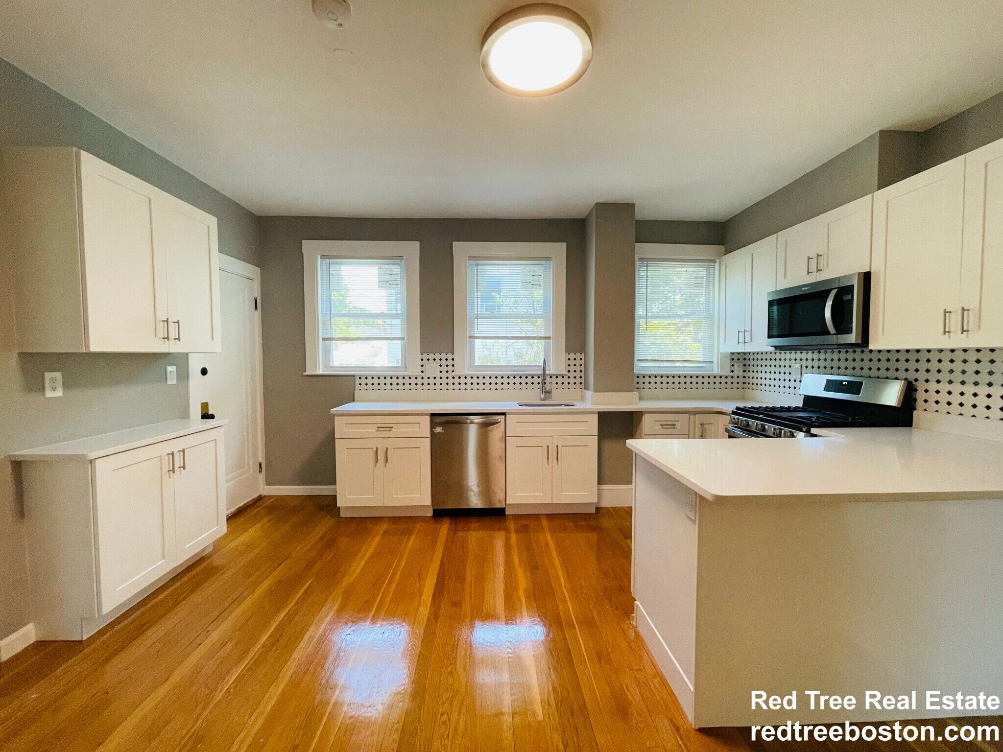 Building Photo - 187 Fellsway W