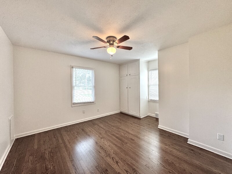 Building Photo - 8011 Reinhardt Ln