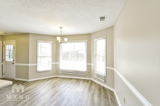 Building Photo - 8819 Lindstrom Cove