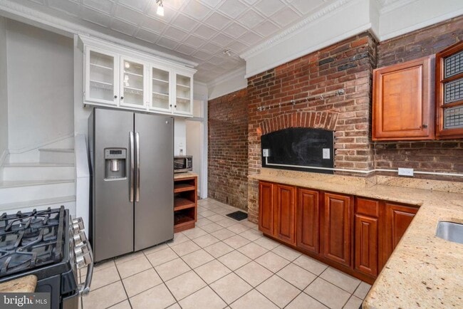 Building Photo - 216 E Biddle St