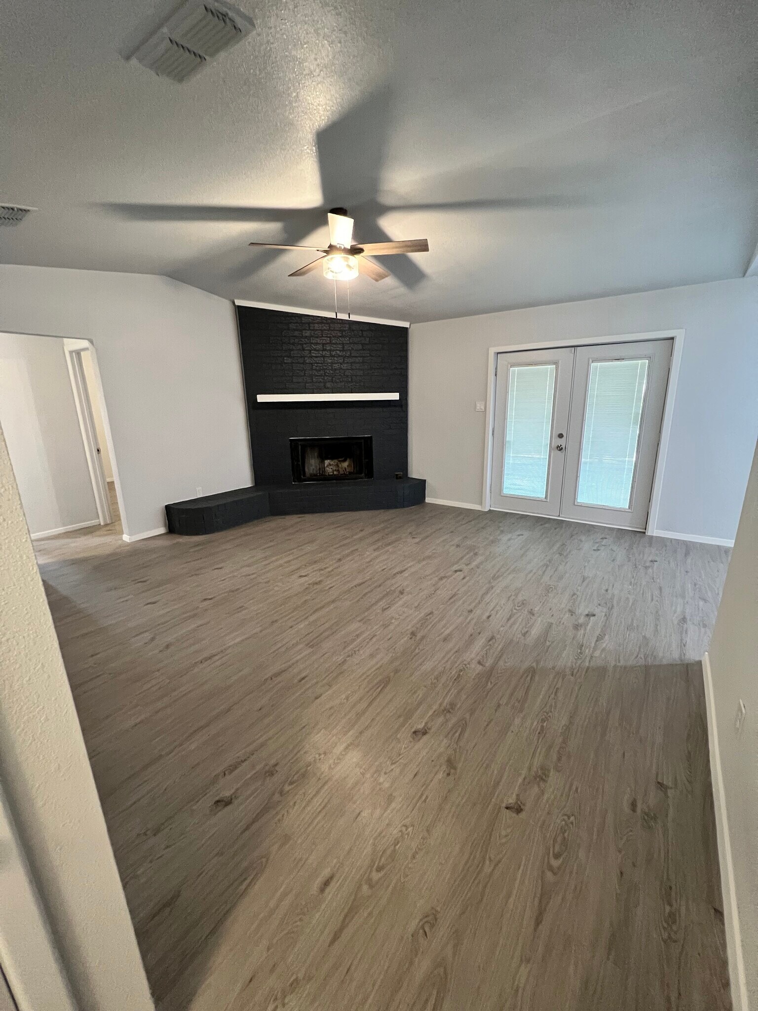Building Photo - 6004 Ridgecrest Dr