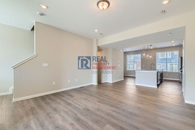 Building Photo - 1759 Peak Lp