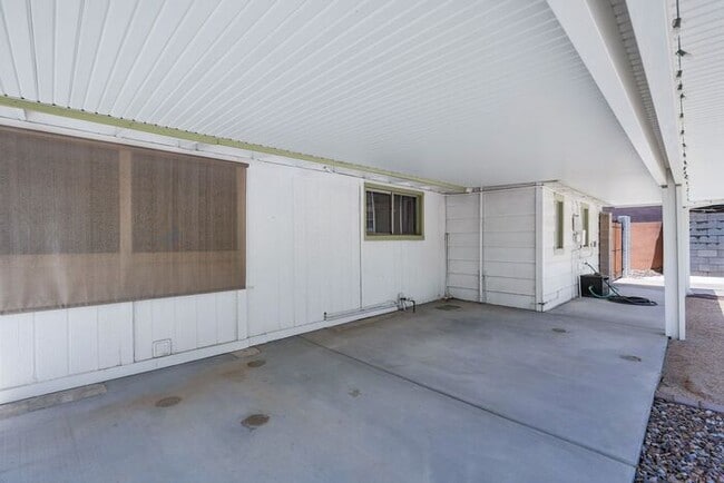 Building Photo - Charming home located in a highly convenient central Phoenix area
