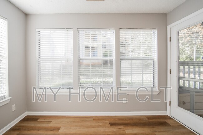 Building Photo - 8117 Tremaine Ct