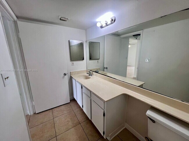 Building Photo - 5720 Rock Island Rd