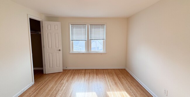 Building Photo - 120 Garden St